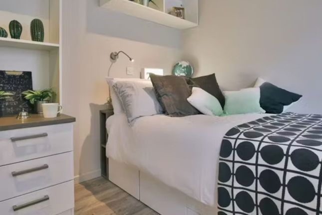 Flat to rent in Students - The Chapel, Upper Brook Street, Manchester