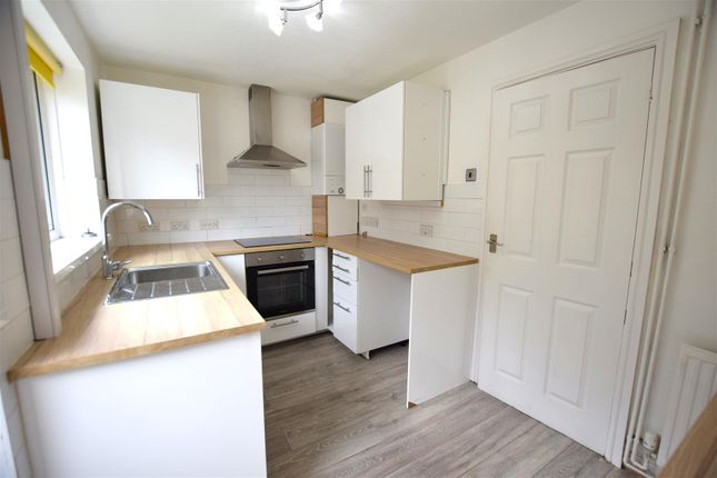 12, Bastian Close, Barry photo 5