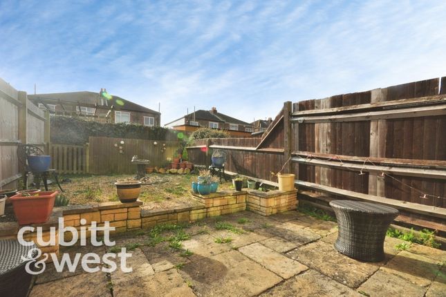 32, Vita Road, Portsmouth photo 3