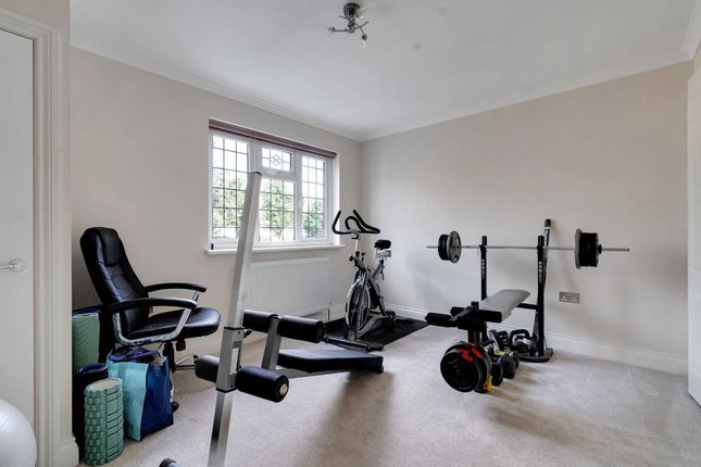 36, Collett Road, London photo 4
