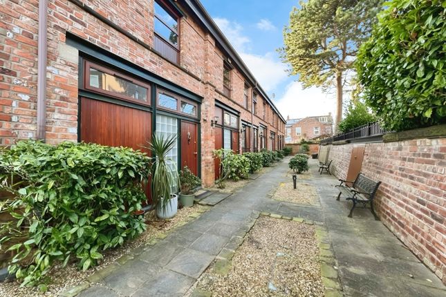 1-bed house on 1 The Stables,, Roebuck Lane, Sale, £1,050/mo