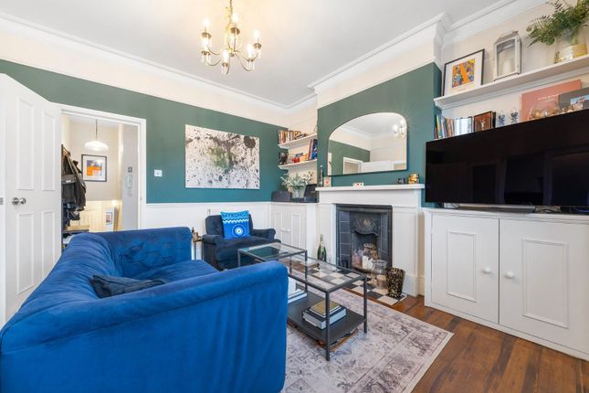 Flat 2, 8, Thornbury Road, London photo 3