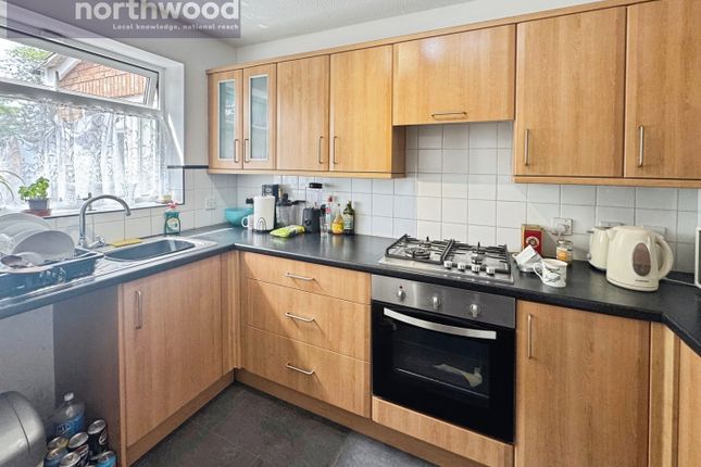 8, Ortega Close, Wirral photo 3