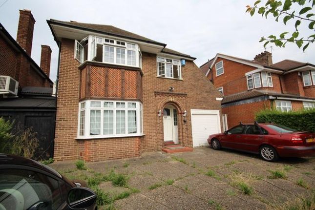 Thumbnail Detached house to rent in Edgwarebury Lane, Edgware, Middlesex