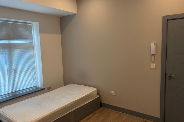 2, Corkran Road, Surbiton photo 3