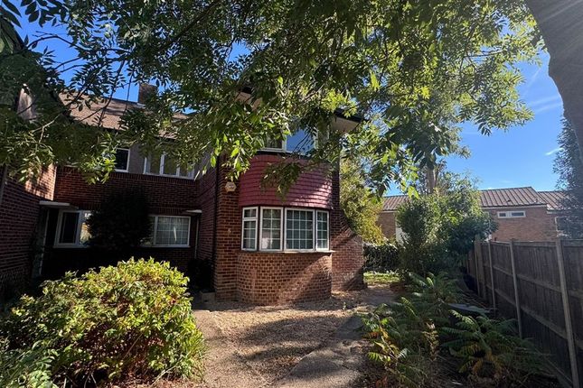 3-bed flat on 6, Cranleigh Close, LONDON, £120,000