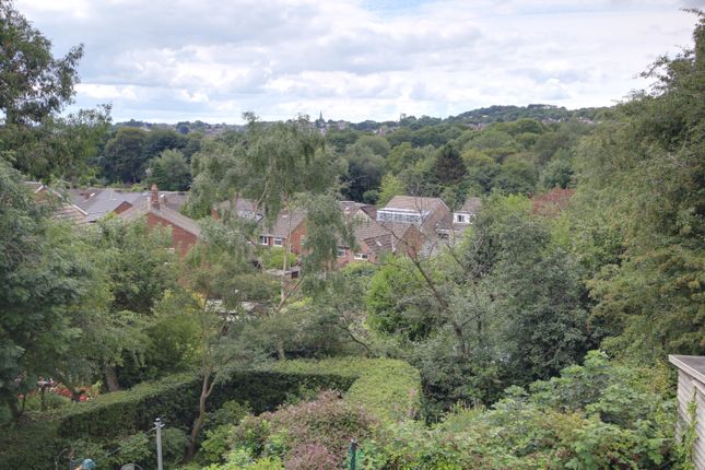 208, Moseley Wood Gardens, Leeds photo 4