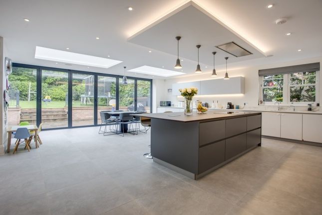 Rosemary Cottage,, The Ridgeway, Gerrards Cross photo 2