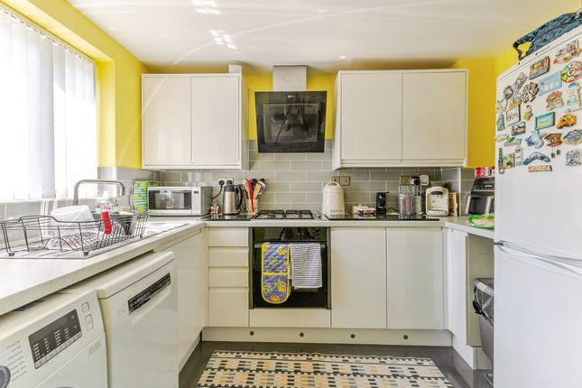 10, Reims Court, Northampton photo 4
