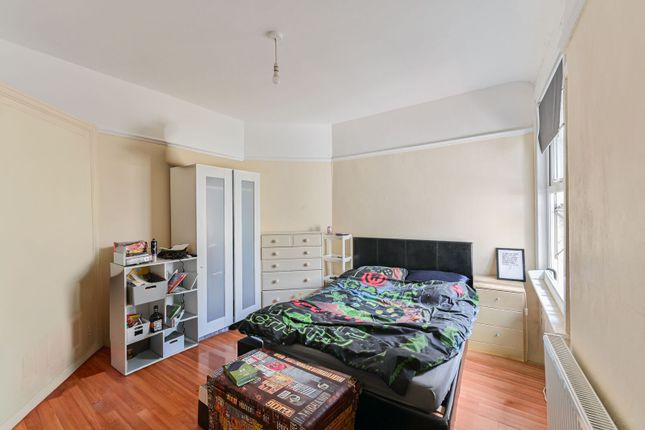 Sirdar Road, Tooting photo 2