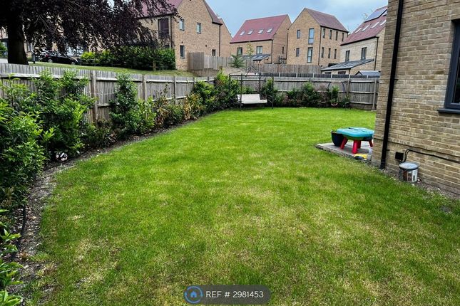 Chaplin Place, Coulsdon photo 4