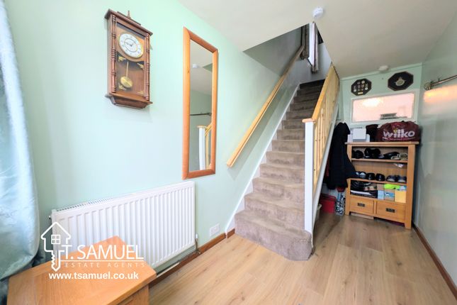 32 Laurel Close, Aberdare photo 3