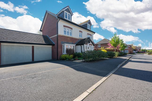 11 Roseacre Gardens, Ormskirk photo 2