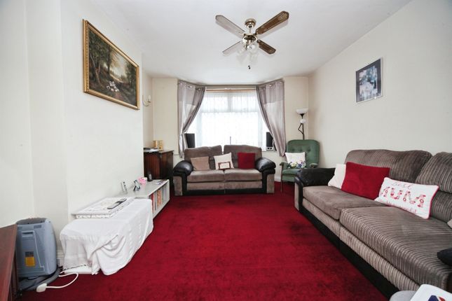 54, St. Lawrence Avenue, Luton photo 4