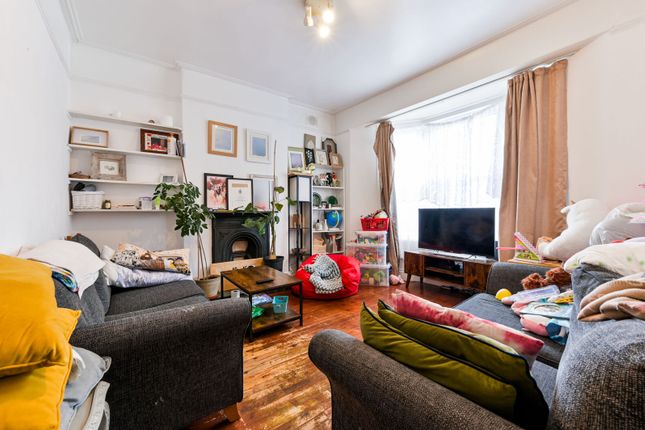 3-bed house on Grosvenor Road, Hanwell, £2,835/mo