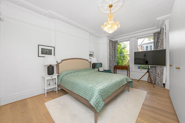 Flat 1, 31, Ardbeg Road, London photo 3