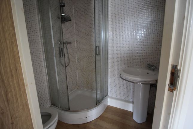 Flat 16, 132, Moscow Drive, LIVERPOOL photo 5