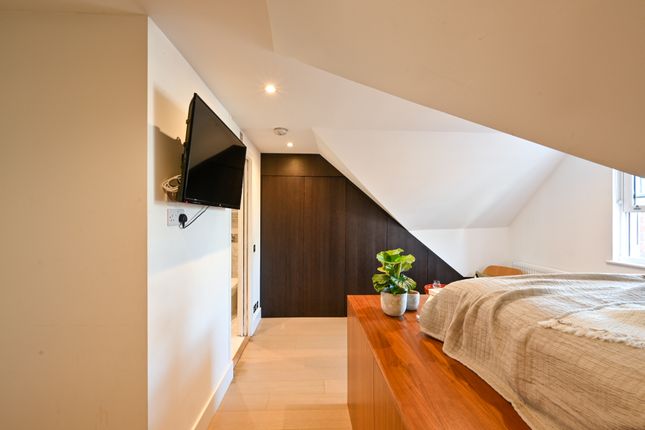 Dennington Park Road, London photo 4