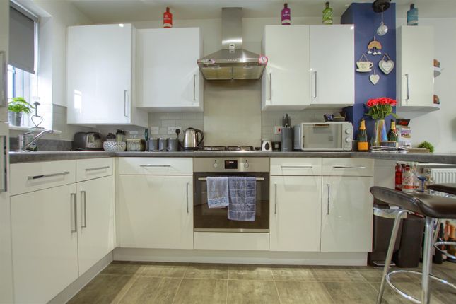 6, Burdon Avenue, Middlesbrough photo 3