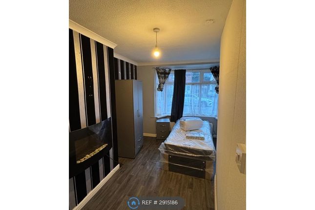 Broom Hall Crescent, Acocks Green, Birmingham photo 4