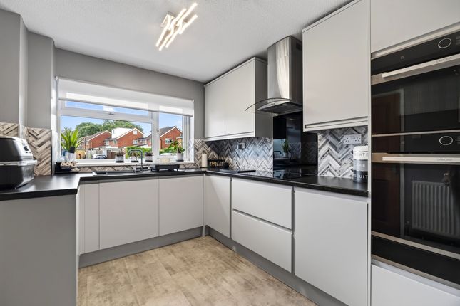27 Windermere Road, Hereford photo 4