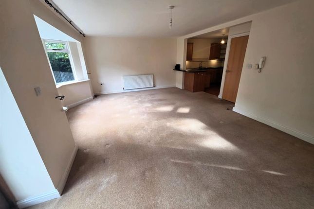 9, Alfred House, Bradford photo 3
