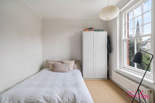 Flat to rent in Highgate West Hill, London