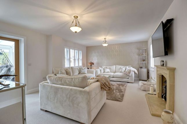 58, High Wych Road, Sawbridgeworth photo 3