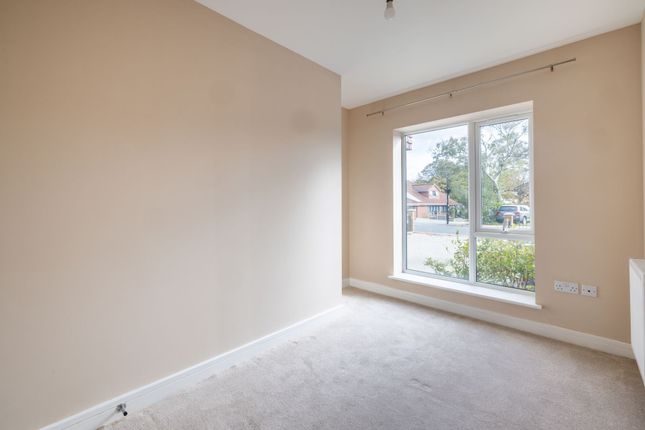 Flat for sale in Pampisford Road, Purley