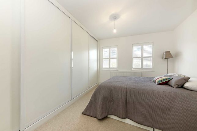 13, Tudor Road, Hampton photo 4