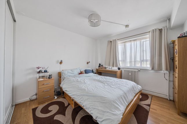 19 Fettes House,, Wellington Road, London photo 3