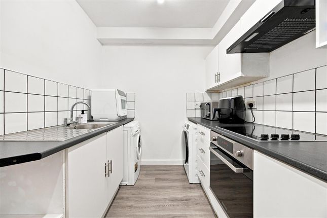 10, Flat 17, Nijinsky House, Uxbridge photo 4