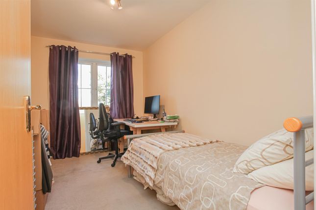 Flat for sale in Broughton Road, Banbury
