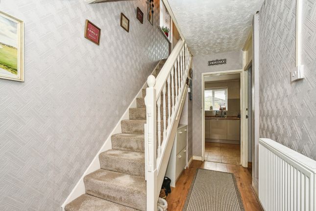 13, Thornbridge Avenue - Park South, Swindon photo 2