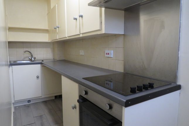 28, Wakefield Road, SOWERBY BRIDGE photo 2
