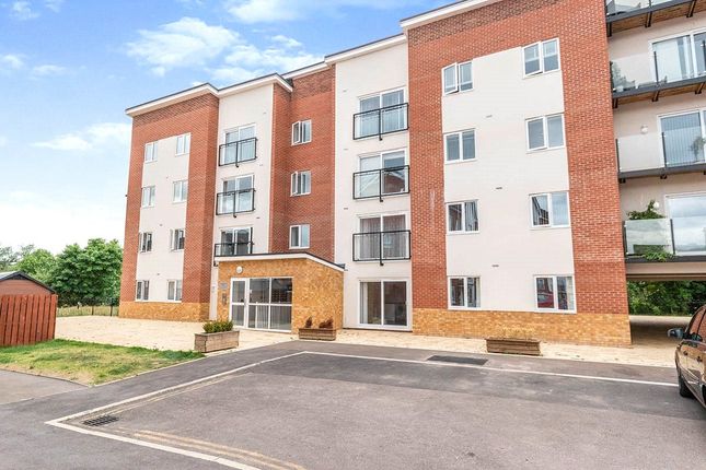 Thumbnail Flat to rent in Harrow Close, Bedford, Bedfordshire