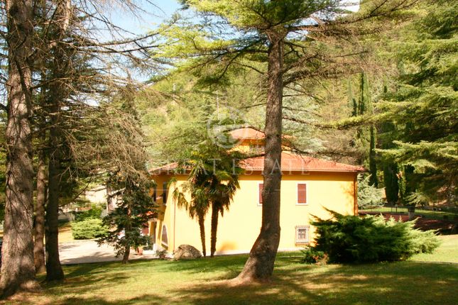 Villa for sale in Chiusi Della Verna, Arezzo, Tuscany