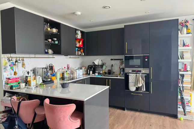 Flat 143, Alington House, London photo 4