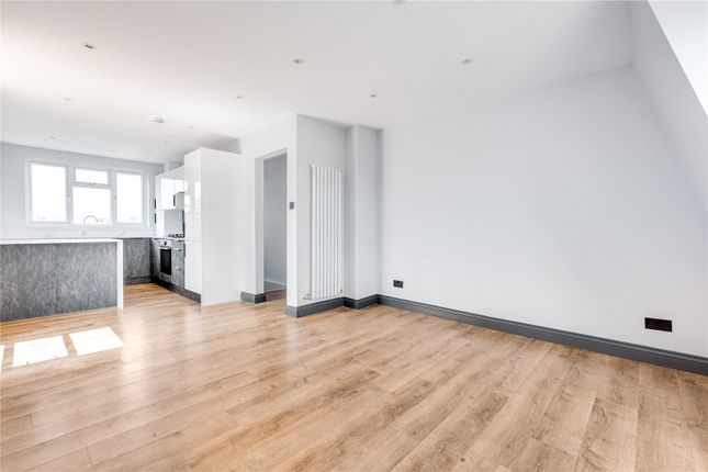 3 bed flat for sale in Queenstown Road, London SW8