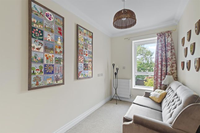 27, Emmandjay Court, Valley Drive, Ilkley photo 4