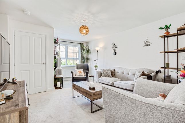 40, Paddock Rise, WAKEFIELD photo 3