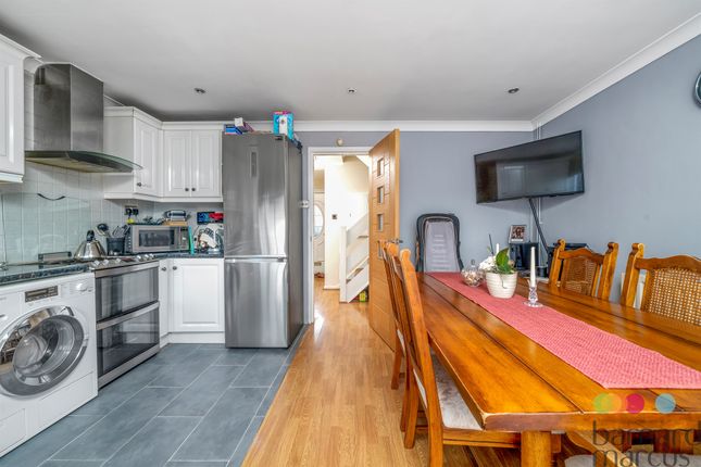 Town house for sale in Little Strand, London