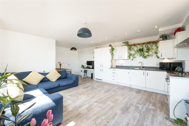 Flat 23 Bramah Court, 2, Breakspear Gardens, Colliers Wood photo 4