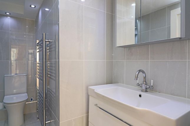 Flat 1 The Copse, 47, Alma Road, Reigate photo 5