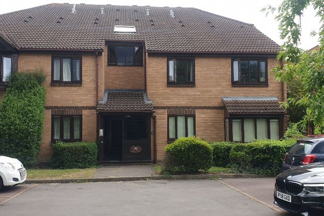 Flat to rent in Marwell Close, Gidea Park, Romford