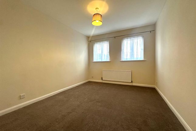 Essex Road, Watford photo 4