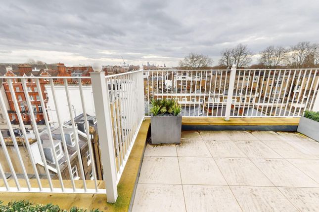 Thumbnail Flat to rent in Beaufort Gardens, London