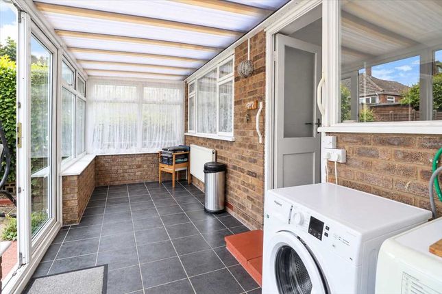 7, Pinewood Close, Great Clacton photo 4