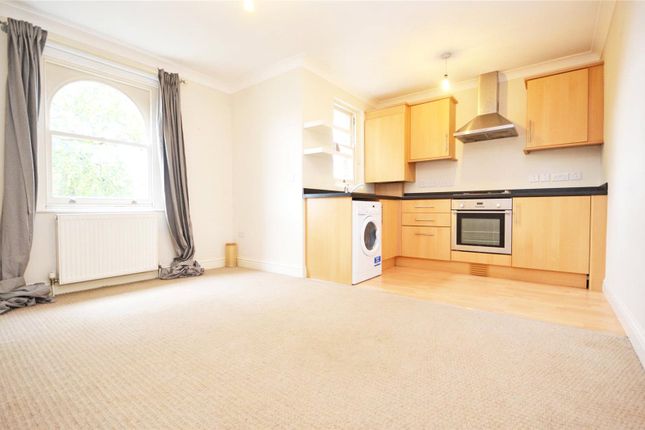 Flat 2 Ashgrove House, 65-67, Woodlands Road, Isleworth photo 2