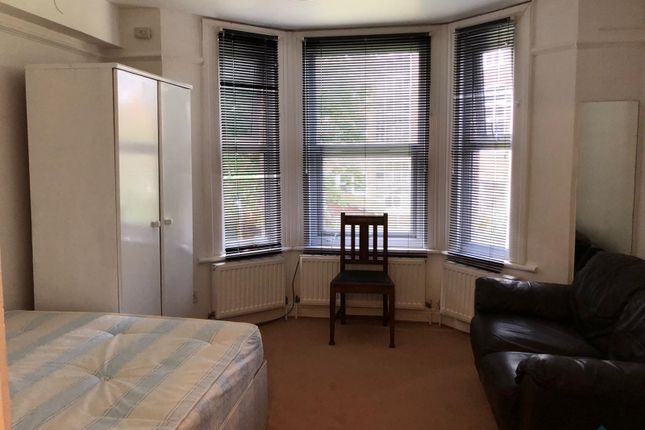 46 Harlesden Gardens, Harlesden photo 2